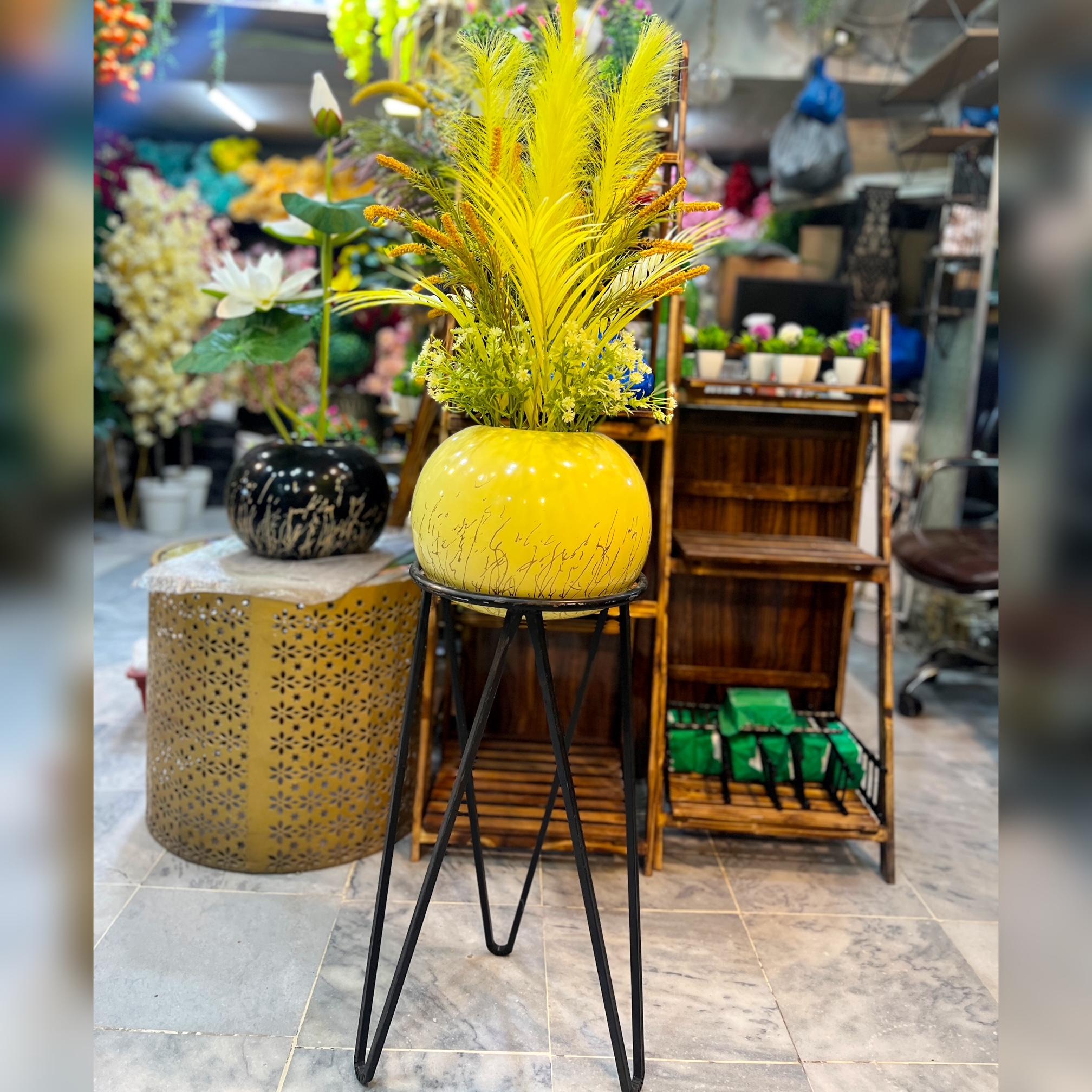 Yellow Chalk Pot with Metal Stand